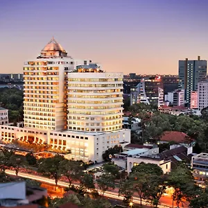 Sofitel Saigon Plaza Hotel